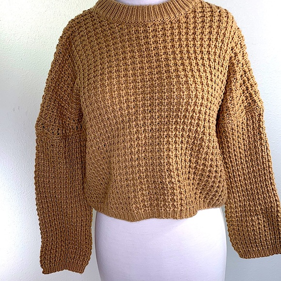 Forever 21 Contemporary Sweaters - Forever 21 Contemporary  Gold  Cropped Chunky Knit Sweater Crew Neck Size S
